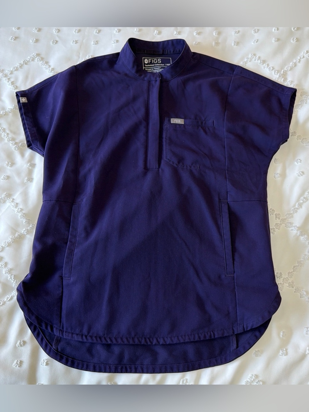 Figs Montex Relaxed Mock Neck Pocket Scrub Top Women's XXS Deep Purple 1000836
